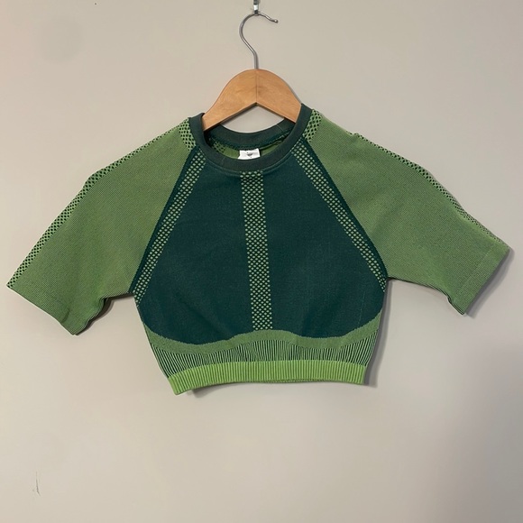 NWT Fabletics Jessie Seamless Crop Top - Picture 3 of 9